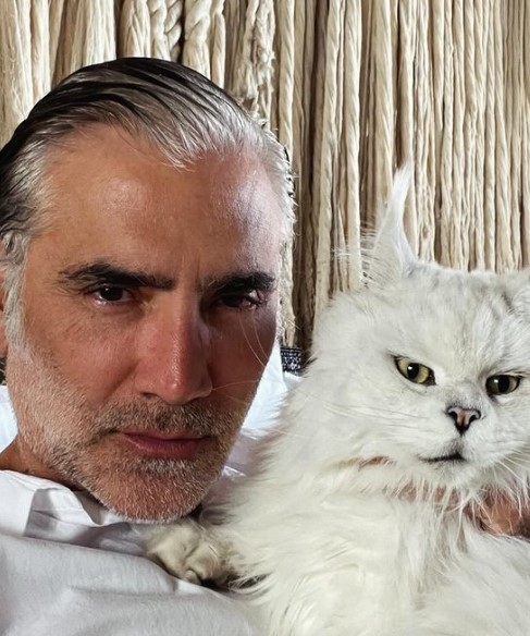 ¡Alejandro Fernández conquista las redes con su nueva relación!