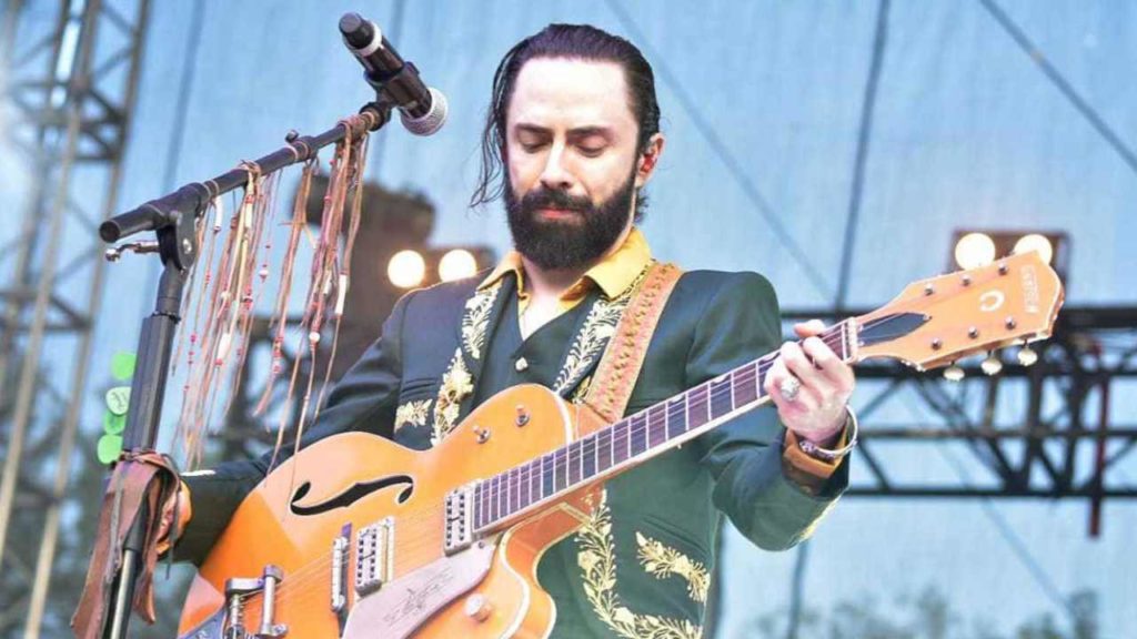 Jay de la Cueva: "Yo padecí mucho el alcoholismo de mi padre"