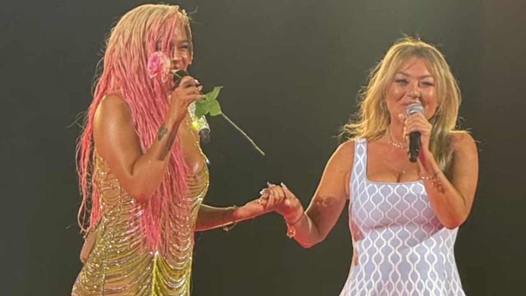 ¡Amaia Montero triunfa en su regreso a los escenarios junto a Karol G!