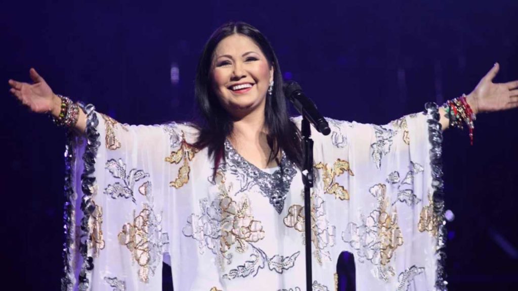 Ana Gabriel se retracta y confiesa que sigue soltera