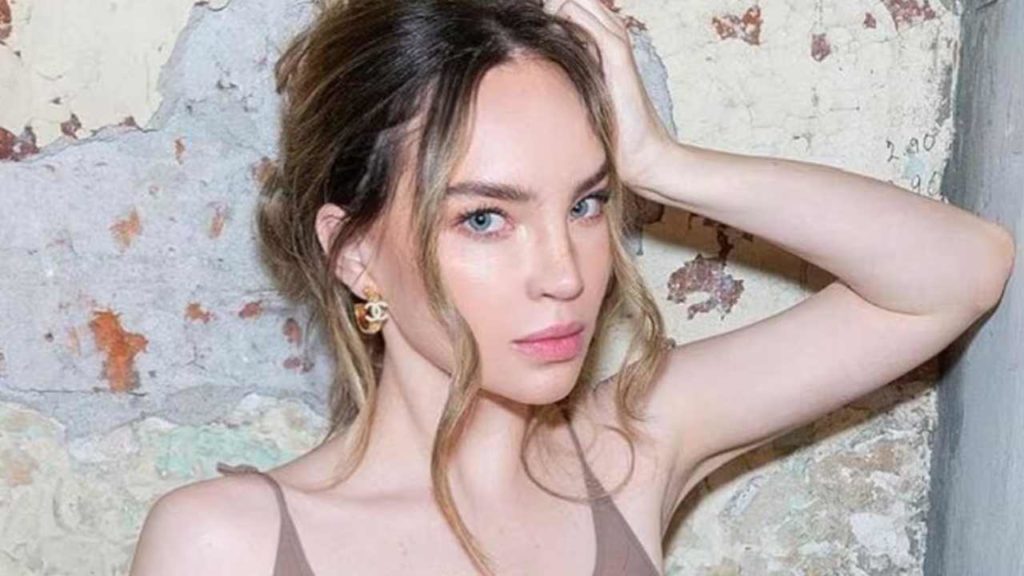 Belinda causa sensación en redes sociales con impactantes fotos sin maquillaje.