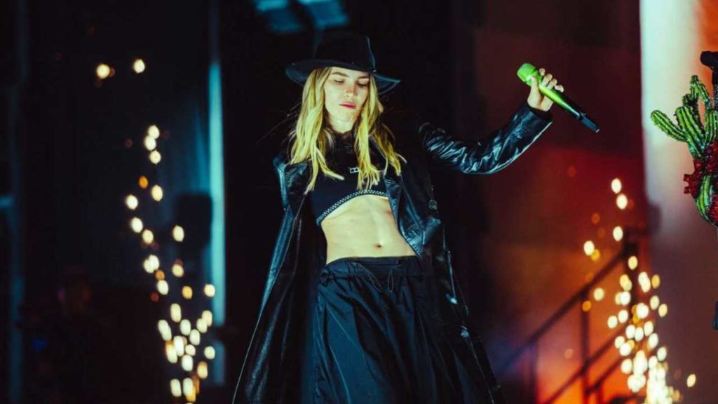 ¡Belinda sorprende en Festival Arre con nueva versión de "Sapito"!