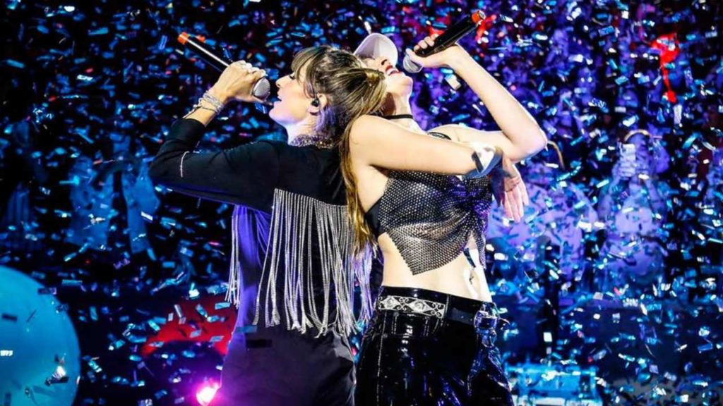 Ashley de Ha*Ash rompe en llanto durante concierto en Monterrey