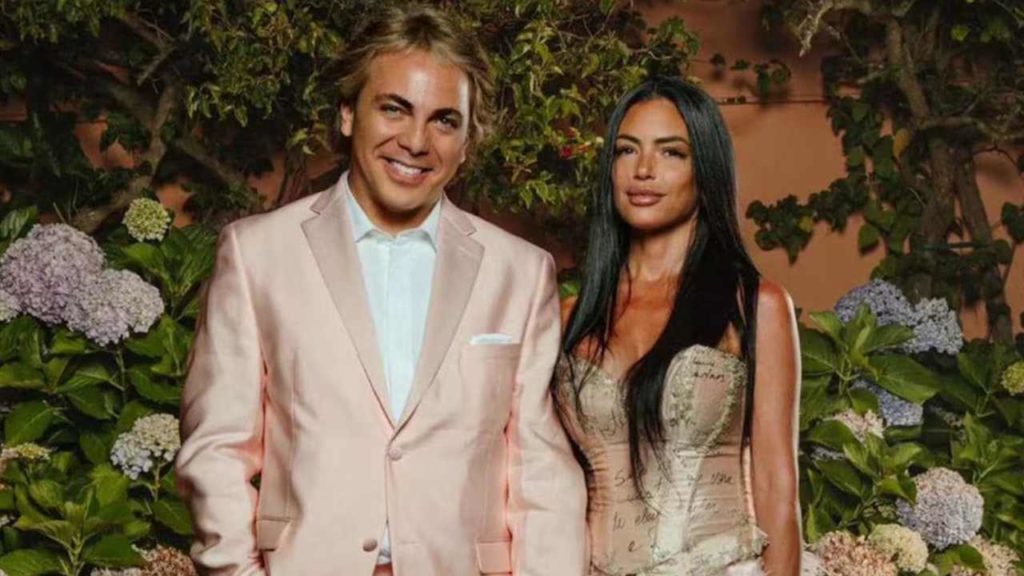 Cristian Castro confiesa ser "celoso" en sus relaciones amorosas.