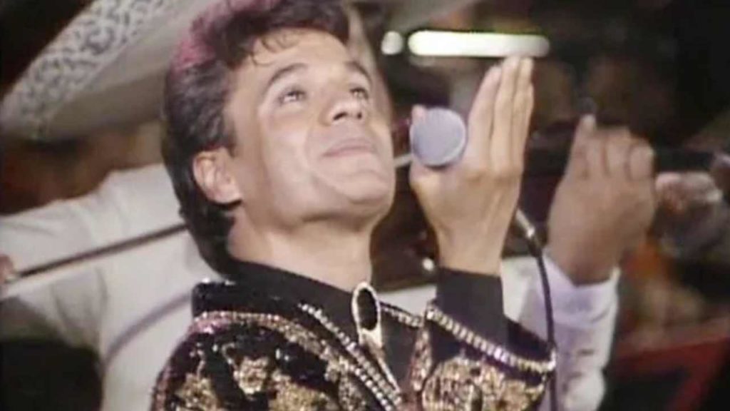 ¡Juan Gabriel regresa al Zócalo! Proyectarán su histórico concierto en Bellas Artes