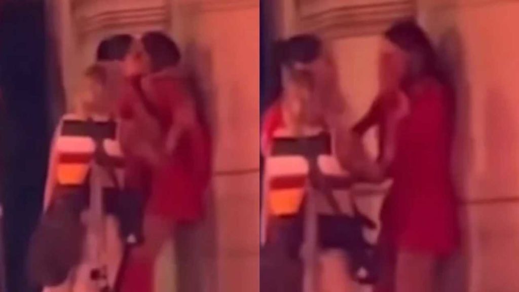Belinda es captada llorando tras caída en pasarela en París