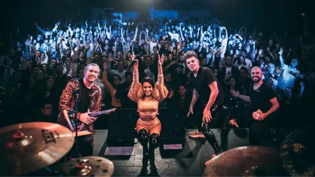 Playa Limbo enciende el Teatro Metropolitan con su nuevo álbum Hora Cero.