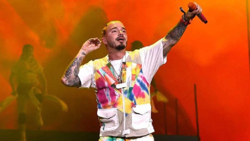 J Balvin revela su batalla con la salud mental en su nueva serie 'A Great Day'.