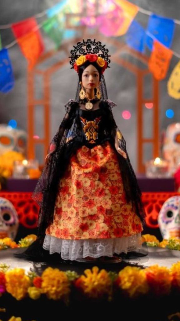 Ángela Aguilar lanza muñeca inspirada en 'La Llorona' para celebrar el Día de Muertos.