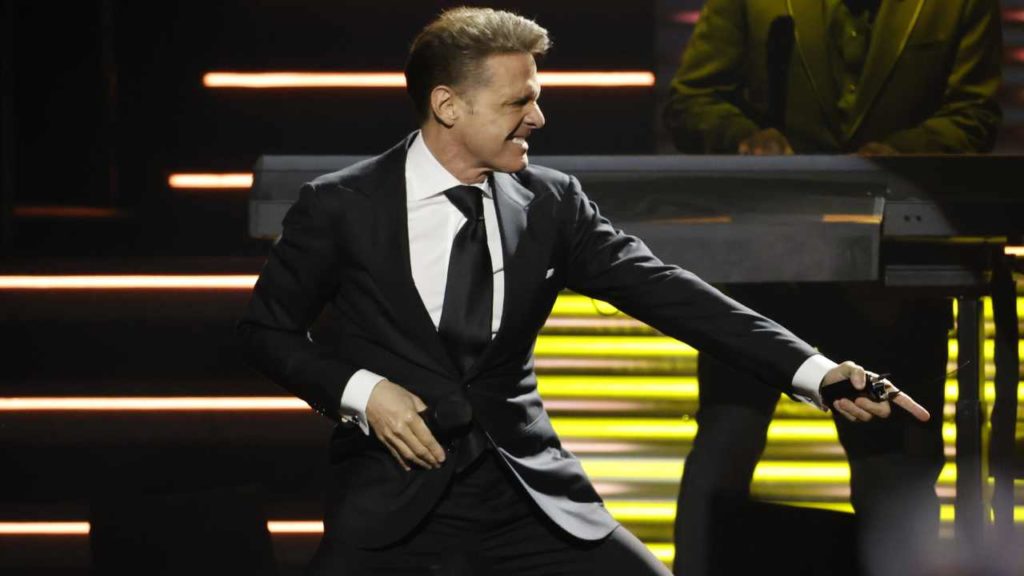 Luis Miguel enfrenta delicada neumonía en medio de su gira en México