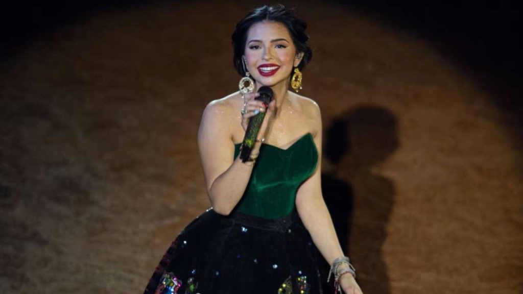 Ángela Aguilar: Fans lanzan campaña para detener el acoso en redes sociales