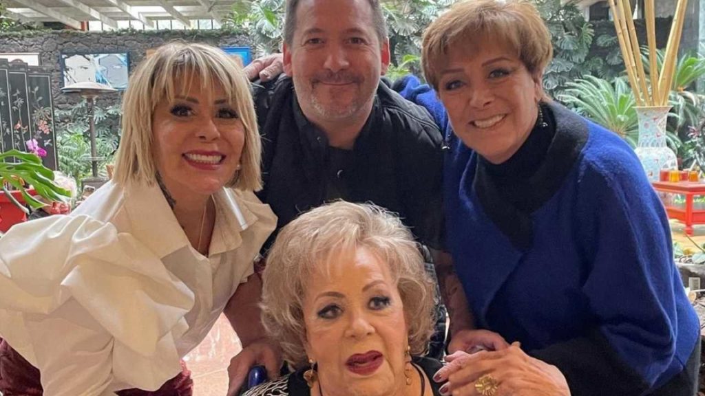 #ÚltimaHora | Silvia Pinal se encuentra en estado crítico, toda su familia se reúne en el hospital