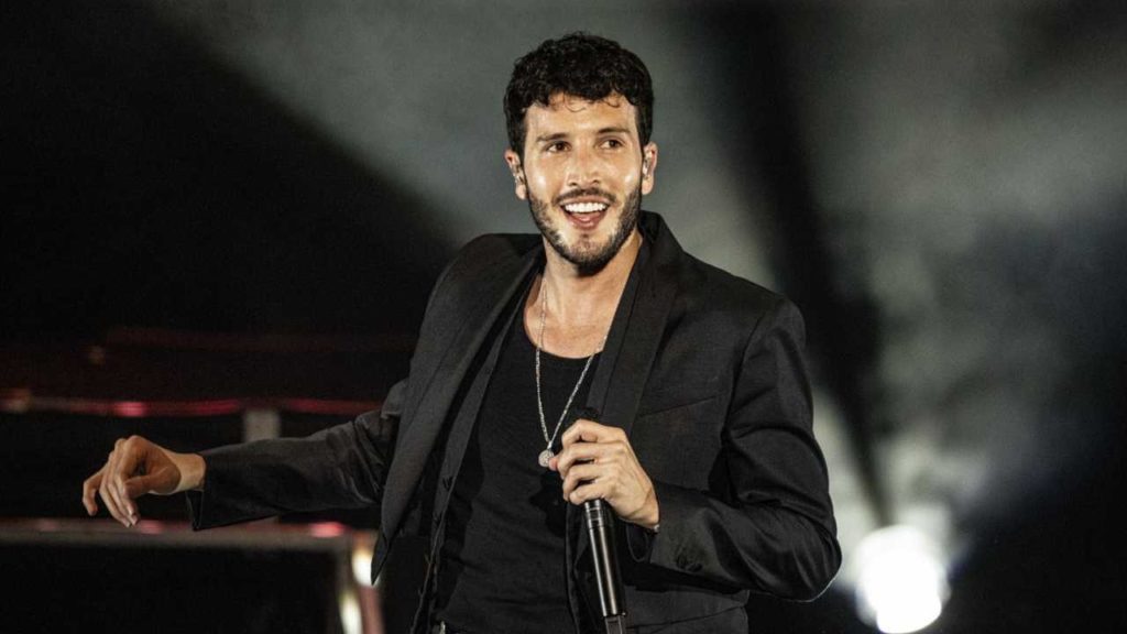Sebastián Yatra debuta en Broadway como Billy Flynn en el musical Chicago