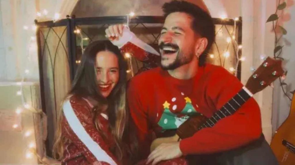Camilo y Evaluna le ponen sabor tropical a la Navidad