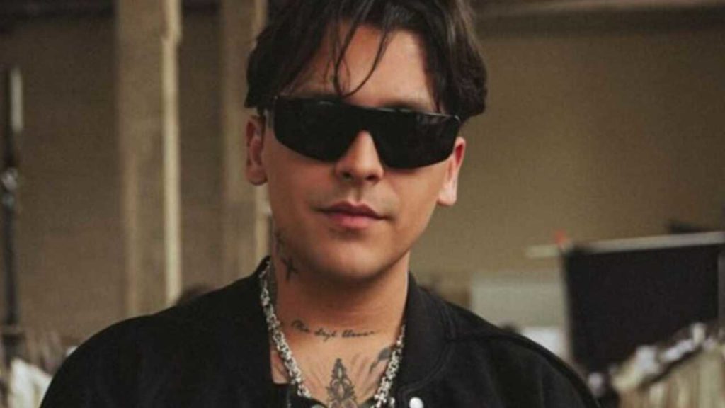 Christian Nodal sorprende con un nuevo look y sin tatuajes en el rostro
