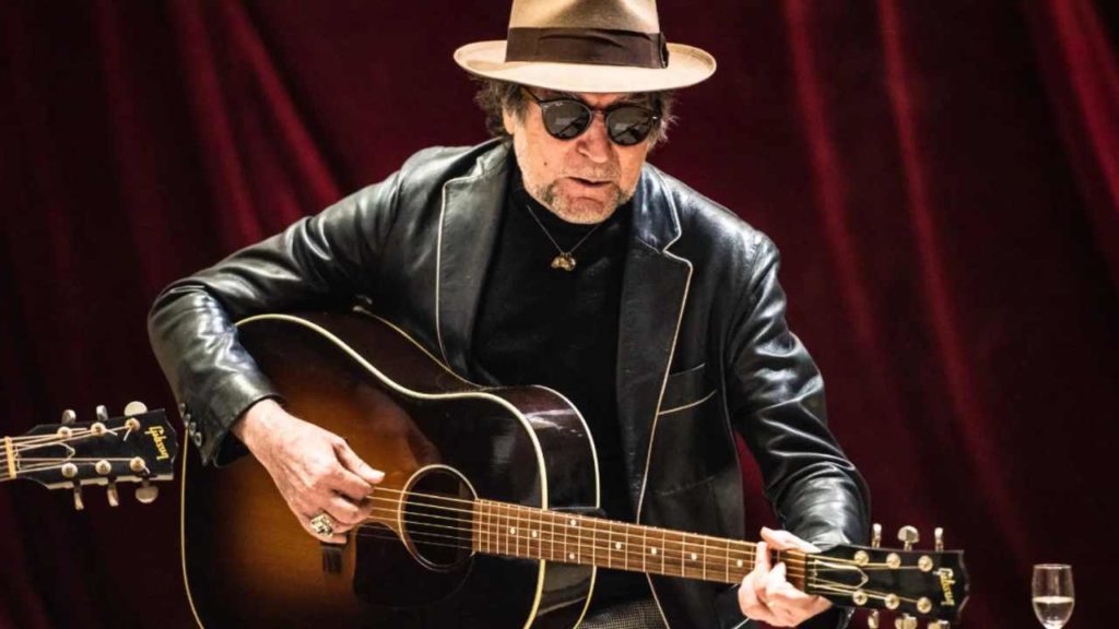 Joaquín Sabina cautiva a 10 mil fans en la primera noche de su gira "Hola y Adiós"