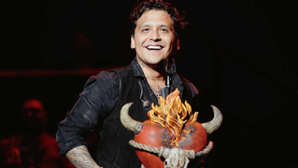 Christian Nodal sorprende con adelanto desgarrador de "Pa’l Cora Vol. 2"