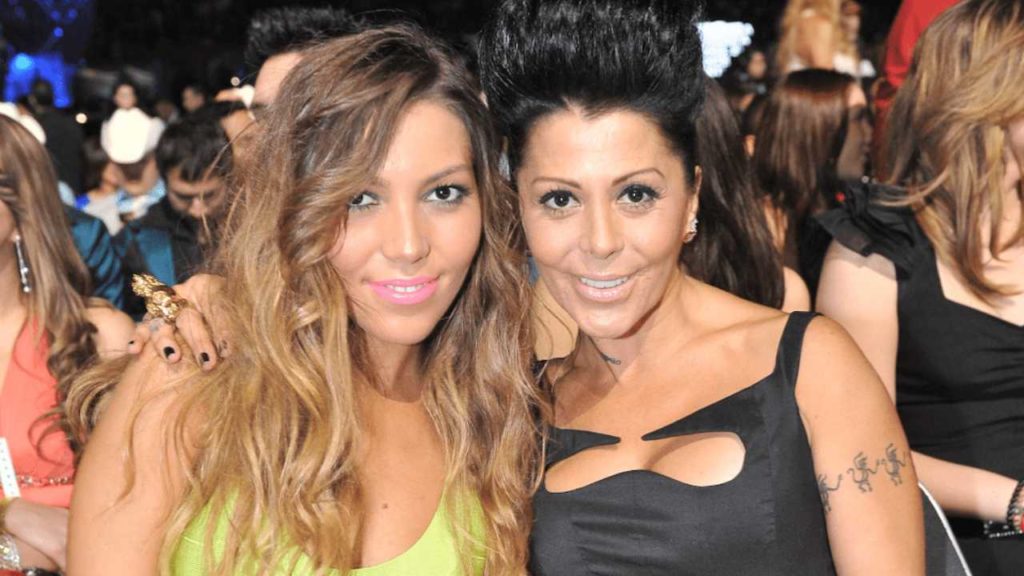 Alejandra Guzmán envía un mensaje de amor a su hija en medio de la polémica por la herencia de Silvia Pinal.