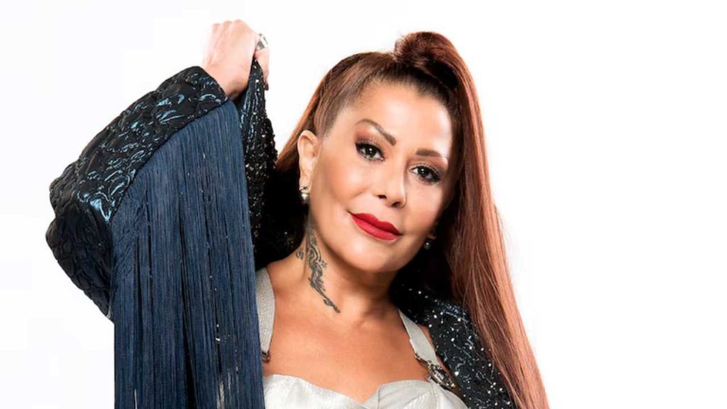 Alejandra Guzmán y su reveladora radiografía: la cantante comparte cómo quedó su columna y cadera tras la cirugía