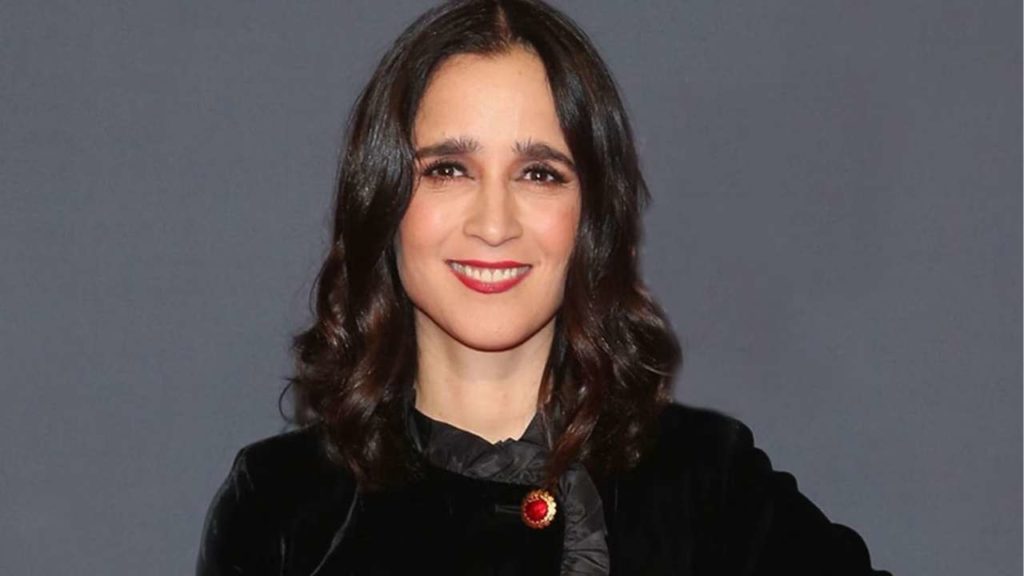 ¿Por qué Julieta Venegas omite detalles de su vida amorosa en su libro?