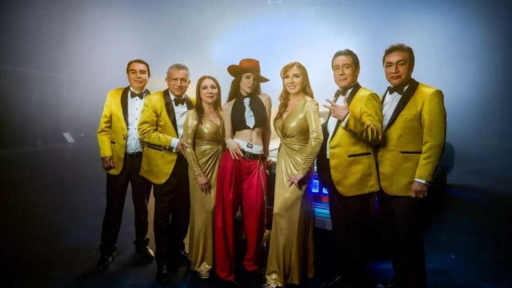 Belinda y Los Ángeles Azules ponen ritmo a la fiesta del futbol