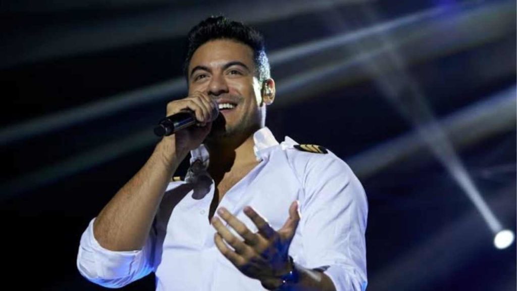 Carlos Rivera canta “El Rey” para apoyar a México